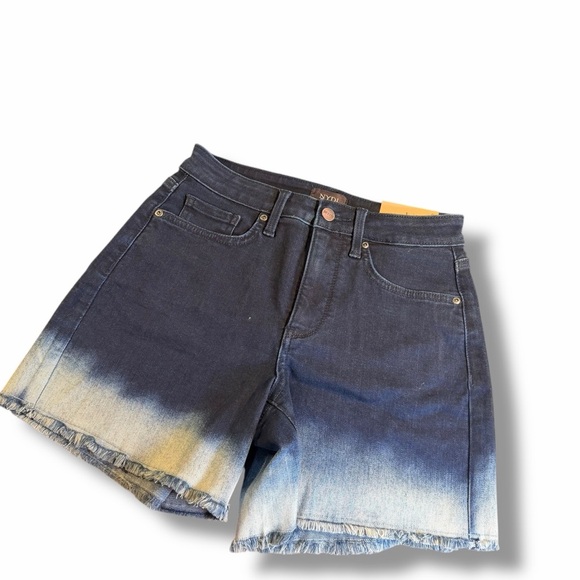 NWT NYDJ High-Rise Dip-Dyed Dark Wash Denim Shorts with Raw Hem Size 0 - Picture 2 of 13